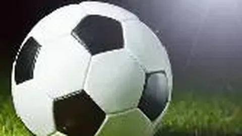 传奇落幕！38岁足球巨星于汉超告别赛场，申花无缘续约，20年荣耀生涯夺13冠，520场拼搏进95球！